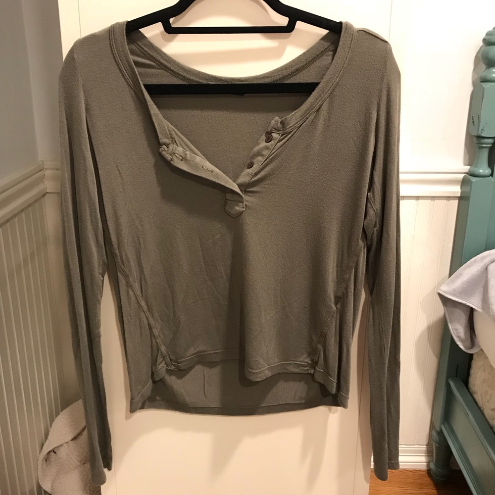 Brandy Melville olive long sleeve top!